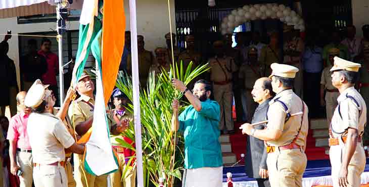 ജനാധിപത്യത്തിന്റെ മുഖമുദ്ര ബഹുസ്വരത ; ഭരണഘടനയെ സംരക്ഷിക്കണം : മന്ത്രി കടകംപള്ളി സുരേന്ദ്രന് പത്തനംതിട്ടയില് ജനാധിപത്യത്തിന്റെ മുഖമുദ്ര ബഹുസ്വരത ; ഭരണഘടനയെ സംരക്ഷിക്കണം : മന്ത്രി കടകംപള്ളി സുരേന്ദ്രന് പത്തനംതിട്ടയില്
