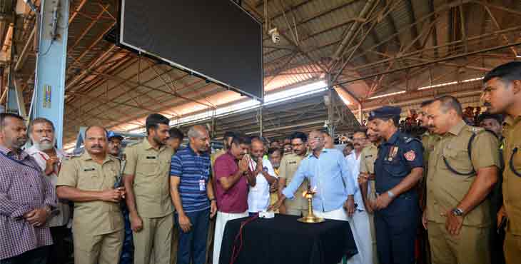 പുണ്യഭൂമിയില് ശുചിത്വ ബോധവത്കരണത്തിന് ‘പുണ്യം പൂങ്കാവനം’ വീഡിയോ വാള് പുണ്യഭൂമിയില് ശുചിത്വ ബോധവത്കരണത്തിന് ‘പുണ്യം പൂങ്കാവനം’ വീഡിയോ വാള്