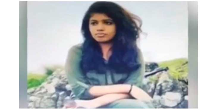 മരടില് നിന്നും കാണാതായ പ്ലസ് ടൂ വിദ്യാര്ത്ഥിനിയെ മലക്കപാറയില് കൊലപ്പെടുത്തിയ നിലയില് കണ്ടെത്തി ; സംഭവത്തില് ഒരാള് അറസ്റ്റില് മരടില് നിന്നും കാണാതായ പ്ലസ് ടൂ വിദ്യാര്ത്ഥിനിയെ മലക്കപാറയില് കൊലപ്പെടുത്തിയ നിലയില് കണ്ടെത്തി ; സംഭവത്തില് ഒരാള് അറസ്റ്റില്