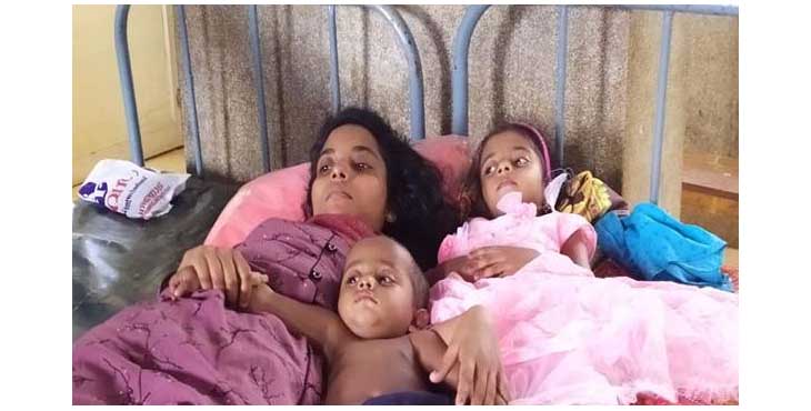 സ്ത്രീധനം ആവശ്യപ്പെട്ട് യുവതിയെയും രണ്ടു മക്കളെയും ഭര്തൃവീട്ടുകാര് വീട്ടുതടങ്കലില് പീഡിപ്പിച്ചു ; പിങ്ക് പോലീസെത്തി മോചിപ്പിച്ചു സ്ത്രീധനം ആവശ്യപ്പെട്ട് യുവതിയെയും രണ്ടു മക്കളെയും ഭര്തൃവീട്ടുകാര് വീട്ടുതടങ്കലില് പീഡിപ്പിച്ചു ; പിങ്ക് പോലീസെത്തി മോചിപ്പിച്ചു