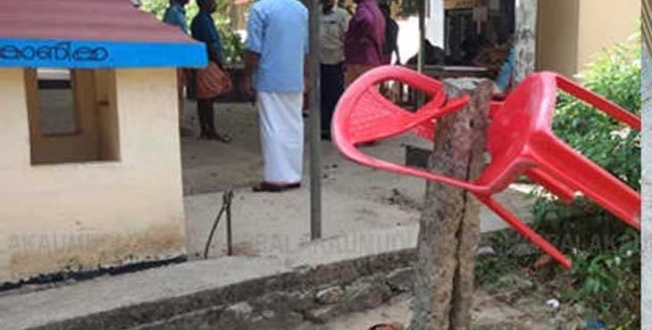 പുതുവത്സര ആഘോഷത്തിന്റെ മറവിൽ രാത്രിയിൽ കായംകുളത്ത് ക്ഷേത്രങ്ങൾക്ക് നേരെ ആക്രമണം പുതുവത്സര ആഘോഷത്തിന്റെ മറവിൽ രാത്രിയിൽ കായംകുളത്ത് ക്ഷേത്രങ്ങൾക്ക് നേരെ ആക്രമണം