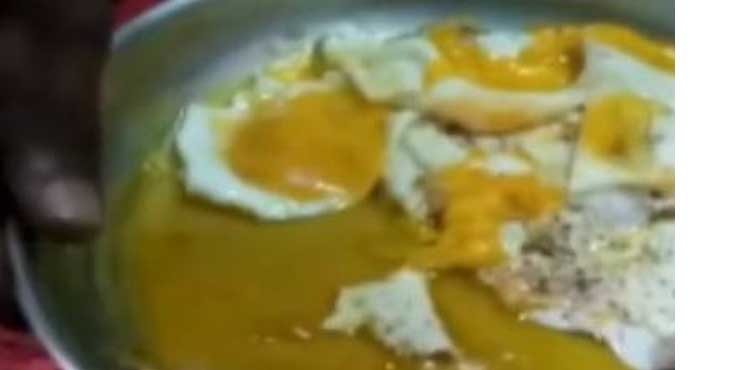 കടകളില് വ്യജ മുട്ട സുലഭം : കളമശ്ശേരിയില് നിന്ന് വാങ്ങിയ മുട്ടയ്ക്കുള്ളില് പ്ലാസ്റ്റിക്ക് ആവരണം കടകളില് വ്യജ മുട്ട സുലഭം : കളമശ്ശേരിയില് നിന്ന് വാങ്ങിയ മുട്ടയ്ക്കുള്ളില് പ്ലാസ്റ്റിക്ക് ആവരണം
