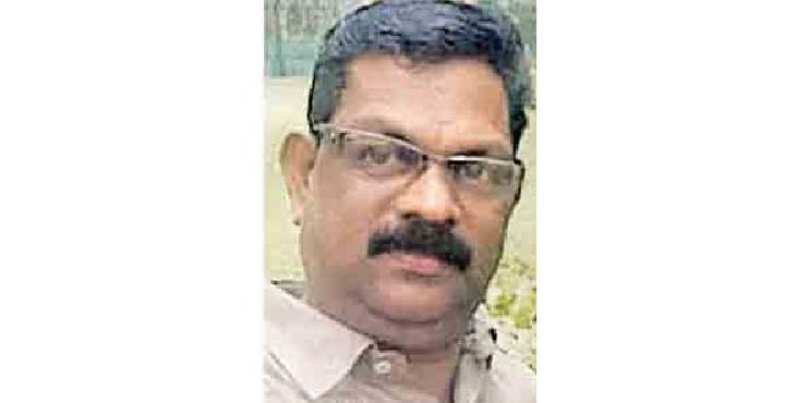 ബസിലെ ഫാനും ലൈറ്റും നന്നാക്കുന്നതിനിടെ ഷോക്കേറ്റ് ഡ്രൈവർ മരിച്ചു ബസിലെ ഫാനും ലൈറ്റും നന്നാക്കുന്നതിനിടെ ഷോക്കേറ്റ് ഡ്രൈവർ മരിച്ചു