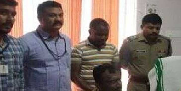 വീണ്ടും ഓൺലൈൻ തട്ടിപ്പ് ; അമേരിക്കയിൽ ജോലി വാഗ്ദാനം ചെയ്ത് 13 ലക്ഷം രൂപ തട്ടിച്ച നൈജീരിയൻ സ്വദേശി അറസ്റ്റില് വീണ്ടും ഓൺലൈൻ തട്ടിപ്പ് ; അമേരിക്കയിൽ ജോലി വാഗ്ദാനം ചെയ്ത് 13 ലക്ഷം രൂപ തട്ടിച്ച നൈജീരിയൻ സ്വദേശി അറസ്റ്റില്