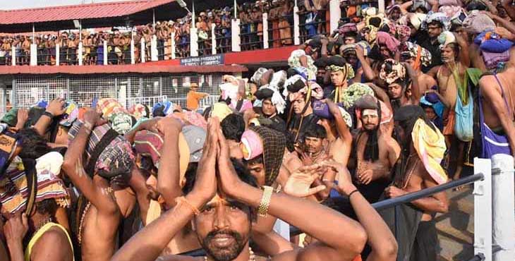 പൊന്നമ്പലമേട്ടില് മകരജ്യോതി തെളിഞ്ഞു ; ദര്ശന പുണ്യം നേടി സായൂജ്യമടഞ്ഞ് ലക്ഷങ്ങള് പൊന്നമ്പലമേട്ടില് മകരജ്യോതി തെളിഞ്ഞു ; ദര്ശന പുണ്യം നേടി സായൂജ്യമടഞ്ഞ് ലക്ഷങ്ങള്