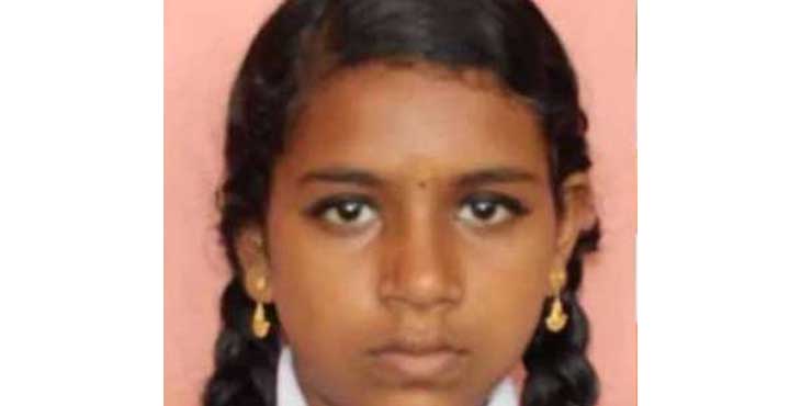 കോട്ടയ്ക്കലില് ലോറി ഓട്ടോറിക്ഷയിലേക്ക് പാഞ്ഞു കയറി എട്ടാം ക്ലാസ് വിദ്യാര്ഥിനി മരിച്ചു കോട്ടയ്ക്കലില് ലോറി ഓട്ടോറിക്ഷയിലേക്ക് പാഞ്ഞു കയറി എട്ടാം ക്ലാസ് വിദ്യാര്ഥിനി മരിച്ചു