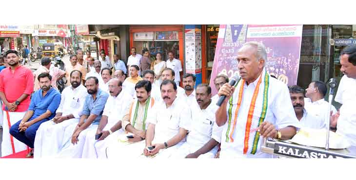 മുഹമ്മദാലി ജിന്ന സംസാരിച്ച ഭാഷയിലാണ് രാജ്യത്തെ സംഘപരിവാർ ശക്തികൾ ഇപ്പോൾ സംസാരിക്കുന്നതെന്ന് കെപിസിസി ജനറൽ സെക്രട്ടറി കെ ശിവദാസൻ നായർ മുഹമ്മദാലി ജിന്ന സംസാരിച്ച ഭാഷയിലാണ് രാജ്യത്തെ സംഘപരിവാർ ശക്തികൾ ഇപ്പോൾ സംസാരിക്കുന്നതെന്ന് കെപിസിസി ജനറൽ സെക്രട്ടറി കെ ശിവദാസൻ നായർ