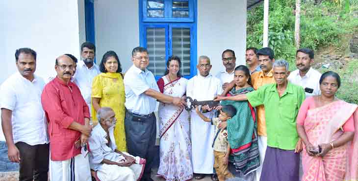 ഡോ.എം.എസ്.സുനിലിന്റെ 158മത് സ്നേഹഭവനം ഗീതയുടെ ആറംഗ കുടുംബത്തിന് ഡോ.എം.എസ്.സുനിലിന്റെ 158മത് സ്നേഹഭവനം ഗീതയുടെ ആറംഗ കുടുംബത്തിന്