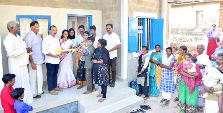 ഡോ. എം.എസ്.സുനിൽ ഭവനരഹിതര്ക്ക് പണിതു നൽകുന്ന വീടുകളുടെ എണ്ണം 160 ലെത്തി…. ഡോ. എം.എസ്.സുനിൽ ഭവനരഹിതര്ക്ക് പണിതു നൽകുന്ന വീടുകളുടെ എണ്ണം 160 ലെത്തി….