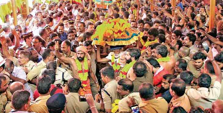 ജനുവരി 13-ന് തിരുവാഭരണ ഘോഷയാത്ര പന്തളത്തു നിന്നും ആരംഭിക്കും ജനുവരി 13-ന് തിരുവാഭരണ ഘോഷയാത്ര പന്തളത്തു നിന്നും ആരംഭിക്കും