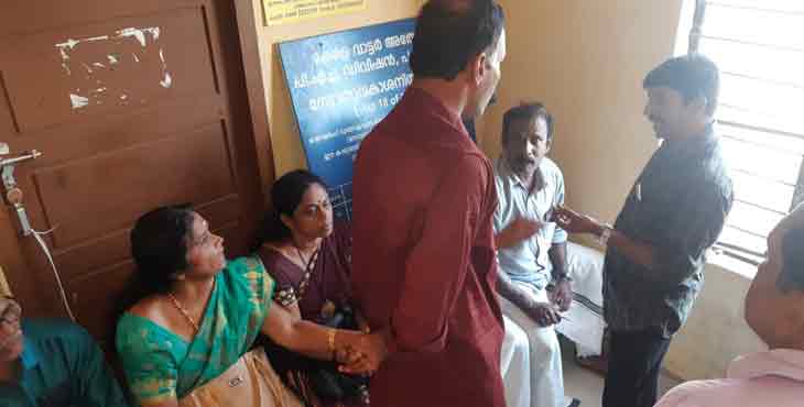 സി.പി.ഐ. ഐരവൺ ലോക്കൽ കമ്മറ്റിയുടെ നേതൃത്വത്തിൽ വാട്ടർ അതോറിറ്റി ഓഫീസിന് മുന്നിൽ സമരം സി.പി.ഐ. ഐരവൺ ലോക്കൽ കമ്മറ്റിയുടെ നേതൃത്വത്തിൽ വാട്ടർ അതോറിറ്റി ഓഫീസിന് മുന്നിൽ സമരം