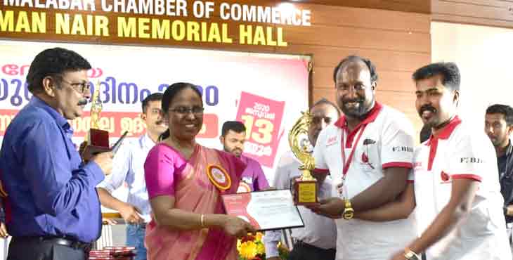 ബ്ലഡ് ഡോണേഴ്സ് കേരളയുടെ പത്തനംതിട്ട ജില്ലാ ഘടകത്തിന് സംസ്ഥാന സർക്കാരിന്റെ അവാര്ഡ് ബ്ലഡ് ഡോണേഴ്സ് കേരളയുടെ പത്തനംതിട്ട ജില്ലാ ഘടകത്തിന് സംസ്ഥാന സർക്കാരിന്റെ അവാര്ഡ്
