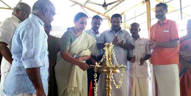 ഇരവിപേരൂരില് കുടുംബശ്രീക്ക് 25 ലക്ഷം രൂപ ചെലവില് വിപണനകേന്ദ്രം ഇരവിപേരൂരില് കുടുംബശ്രീക്ക് 25 ലക്ഷം രൂപ ചെലവില് വിപണനകേന്ദ്രം