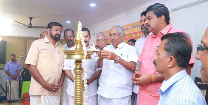 വന്മഴി 1207-ാം നമ്പര് എന്.എസ്.എസ് കരയോഗം നിര്മ്മിച്ച ഓഫീസും ശീതീകരിച്ച ഹാളും ഉദ്ഘാടനം ചെയ്തു വന്മഴി 1207-ാം നമ്പര് എന്.എസ്.എസ് കരയോഗം നിര്മ്മിച്ച ഓഫീസും ശീതീകരിച്ച ഹാളും ഉദ്ഘാടനം ചെയ്തു