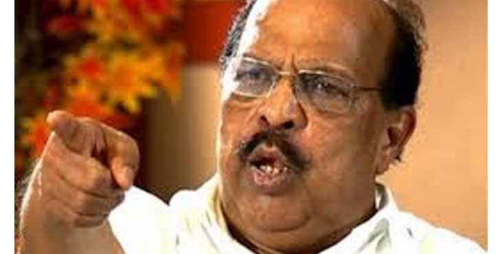 തലയില് ആള്താമസമുള്ള ആരെങ്കിലും ഇങ്ങനെ ചെയ്യുമോ…ട്രാഫിക് സര്ക്കിള് ഉദ്ഘാടനത്തിന്റെ ശിലാഫലകം സ്റ്റാന്ഡില് വെച്ചതിന് മന്ത്രിയുടെ ശകാരം തലയില് ആള്താമസമുള്ള ആരെങ്കിലും ഇങ്ങനെ ചെയ്യുമോ…ട്രാഫിക് സര്ക്കിള് ഉദ്ഘാടനത്തിന്റെ ശിലാഫലകം സ്റ്റാന്ഡില് വെച്ചതിന് മന്ത്രിയുടെ ശകാരം
