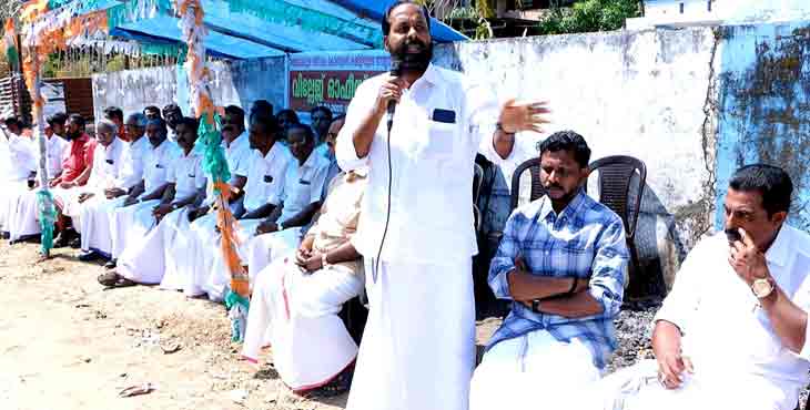 അഴിമതിയും ധൂർത്തും സർക്കാരിന്റെ മുഖമുദ്ര : സാമുവൽ കിഴക്കുപുറം അഴിമതിയും ധൂർത്തും സർക്കാരിന്റെ മുഖമുദ്ര : സാമുവൽ കിഴക്കുപുറം