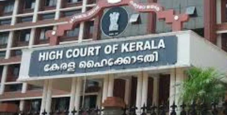 വെടിയുണ്ടകള് കാണാതായ സംഭവത്തില് സിബിഐ അന്വേഷണം ആവശ്യപ്പെട്ടുള്ള ഹര്ജി ഹൈക്കോടതി തള്ളി വെടിയുണ്ടകള് കാണാതായ സംഭവത്തില് സിബിഐ അന്വേഷണം ആവശ്യപ്പെട്ടുള്ള ഹര്ജി ഹൈക്കോടതി തള്ളി