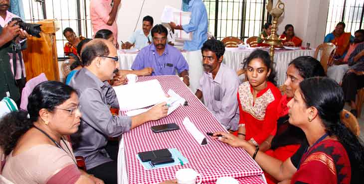 താലൂക്ക് അദാലത്ത് പൊതു ജനങ്ങള്ക്ക് ആശ്വാസം പകര്ന്നു : എ.ഡി.എം താലൂക്ക് അദാലത്ത് പൊതു ജനങ്ങള്ക്ക് ആശ്വാസം പകര്ന്നു : എ.ഡി.എം