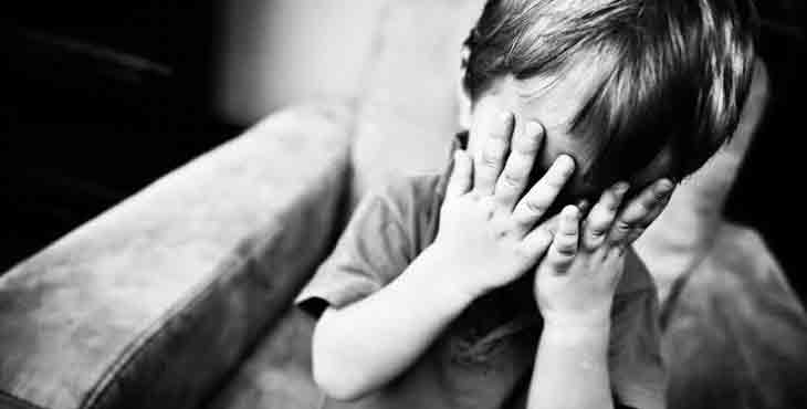 കാമുകനെ സന്തോഷിപ്പിക്കാന് രണ്ടാംക്ലാസ്സുകാരിയായ മകളെ ക്രൂരമായി ഉപദ്രവിച്ച് വീഡിയോ കാമുകന് അയച്ചു ; യുവതി അറസ്റ്റില് കാമുകനെ സന്തോഷിപ്പിക്കാന് രണ്ടാംക്ലാസ്സുകാരിയായ മകളെ ക്രൂരമായി ഉപദ്രവിച്ച് വീഡിയോ കാമുകന് അയച്ചു ; യുവതി അറസ്റ്റില്