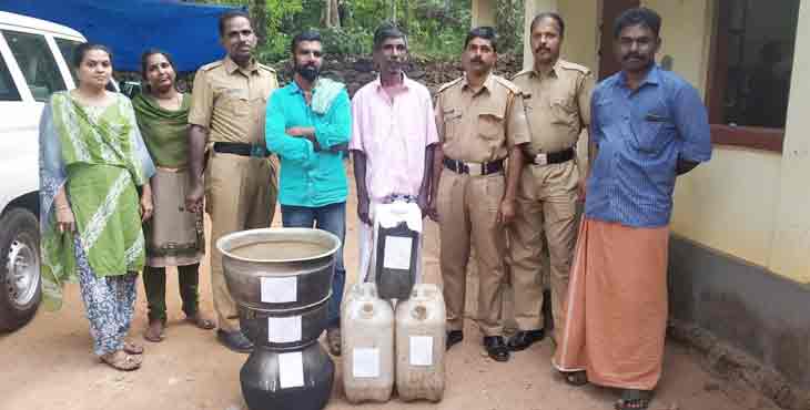 തണ്ണിത്തോട്ടിൽ വാറ്റുചാരായവും കോടയുമായി രണ്ട് പേർ പിടിയിൽ തണ്ണിത്തോട്ടിൽ വാറ്റുചാരായവും കോടയുമായി രണ്ട് പേർ പിടിയിൽ