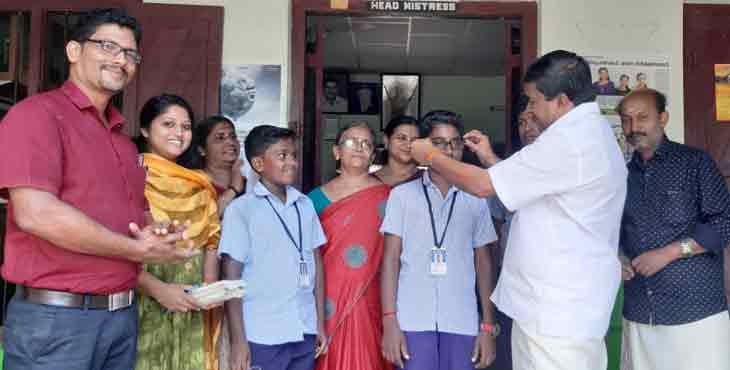 പൊതു വിദ്യാലയങ്ങളിലെ കാഴ്ചപരിമിതിയുള്ള കുട്ടികൾക്ക് കണ്ണടകള് വിതരണം ചെയ്തു പൊതു വിദ്യാലയങ്ങളിലെ കാഴ്ചപരിമിതിയുള്ള കുട്ടികൾക്ക് കണ്ണടകള് വിതരണം ചെയ്തു