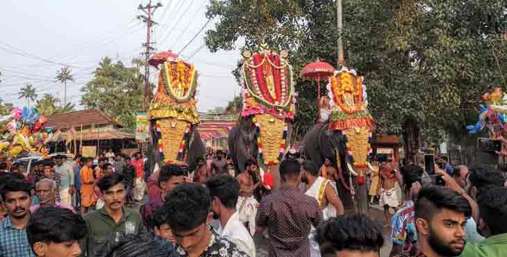 തിരുവൻവണ്ടുർ മഹാവിഷ്ണു ക്ഷേത്രത്തിലെ ആറാട്ട് ഭക്തി സാന്ദ്രമായി ; ദേശദേവന്റെ ആറാട്ട് തൊഴുത് ആയിരങ്ങൾ തിരുവൻവണ്ടുർ മഹാവിഷ്ണു ക്ഷേത്രത്തിലെ ആറാട്ട് ഭക്തി സാന്ദ്രമായി ; ദേശദേവന്റെ ആറാട്ട് തൊഴുത് ആയിരങ്ങൾ