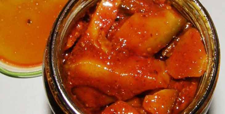 അച്ചാറിന്റെ കുപ്പിയിൽ ഖത്തറിലേക്കു കഞ്ചാവ് കടത്താൻ ശ്രമം ; മൂന്നുപേർ പിടിയിൽ അച്ചാറിന്റെ കുപ്പിയിൽ ഖത്തറിലേക്കു കഞ്ചാവ് കടത്താൻ ശ്രമം ; മൂന്നുപേർ പിടിയിൽ