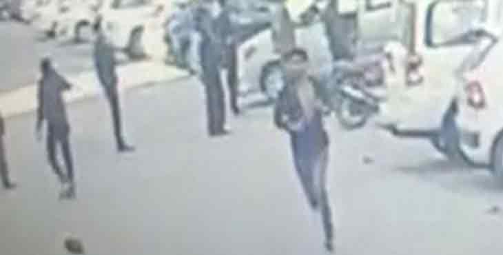 പട്ടാപ്പകല് വിദ്യാര്ത്ഥിയെ കുത്തിക്കൊന്നു ; പിന്നില് എംഎല്എയുടെ മകനെന്ന് റിപ്പോര്ട്ട് പട്ടാപ്പകല് വിദ്യാര്ത്ഥിയെ കുത്തിക്കൊന്നു ; പിന്നില് എംഎല്എയുടെ മകനെന്ന് റിപ്പോര്ട്ട്
