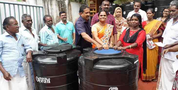 കോട്ടാങ്ങല് പഞ്ചായത്തില് വാട്ടര് ടാങ്കുകള് വിതരണം ചെയ്തു കോട്ടാങ്ങല് പഞ്ചായത്തില് വാട്ടര് ടാങ്കുകള് വിതരണം ചെയ്തു