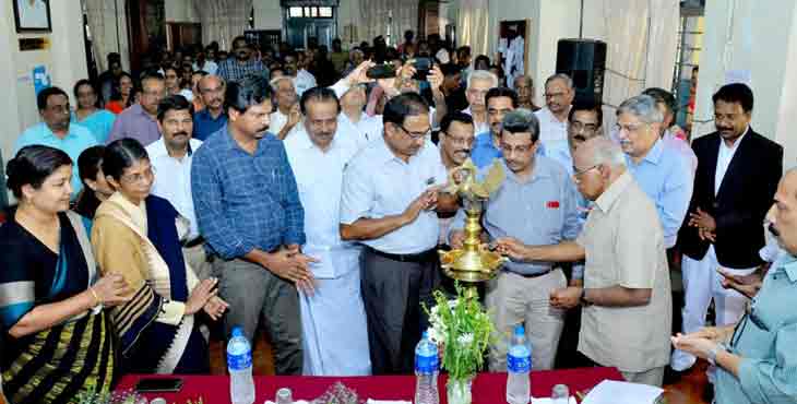 പബ്ലിക് പ്രോസിക്യൂട്ടറുടെ നവീകരിച്ച ഓഫീസ് ഉദ്ഘാടനം ചെയ്തു പബ്ലിക് പ്രോസിക്യൂട്ടറുടെ നവീകരിച്ച ഓഫീസ് ഉദ്ഘാടനം ചെയ്തു