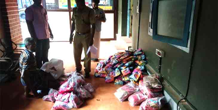 നാലു ലക്ഷത്തോളം വിലവരുന്ന നിരോധിത പുകയില ഉല്പന്നങ്ങളുമായി ഒരാള് പിടിയില് നാലു ലക്ഷത്തോളം വിലവരുന്ന നിരോധിത പുകയില ഉല്പന്നങ്ങളുമായി ഒരാള് പിടിയില്