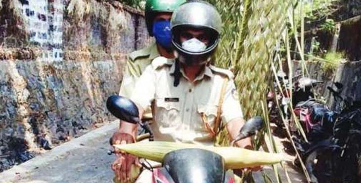 അമ്മയുടെ മരണാനന്തര ക്രിയകള്ക്ക് അത്യാവശ്യമുള്ള സാധനങ്ങള് ജനമൈത്രി പോലിസ് വീട്ടിലെത്തിച്ചു നല്കി അമ്മയുടെ മരണാനന്തര ക്രിയകള്ക്ക് അത്യാവശ്യമുള്ള സാധനങ്ങള് ജനമൈത്രി പോലിസ് വീട്ടിലെത്തിച്ചു നല്കി
