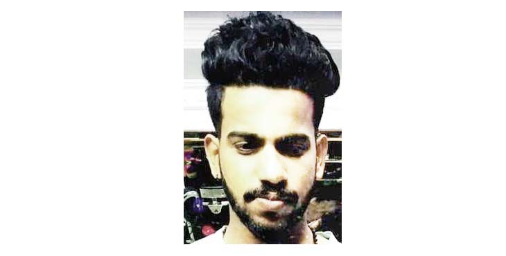 കളിക്കിടെ ഫുട്ബാള് നെഞ്ചുകൊണ്ട് തടുത്ത യുവാവ് കുഴഞ്ഞു വീണ് മരിച്ചു കളിക്കിടെ ഫുട്ബാള് നെഞ്ചുകൊണ്ട് തടുത്ത യുവാവ് കുഴഞ്ഞു വീണ് മരിച്ചു