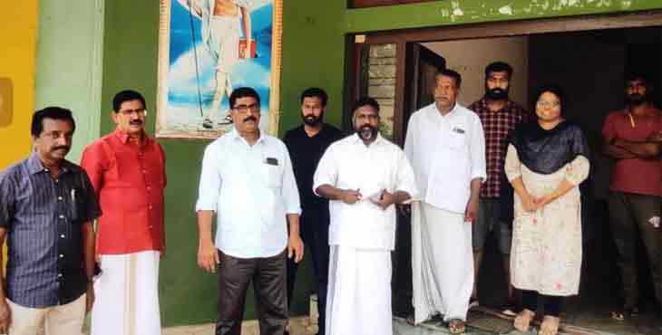 ഐസലേഷന് വാര്ഡിനായി ഏഴംകുളത്തെ സ്വകാര്യ കെട്ടിടം വിട്ടുനല്കി ഐസലേഷന് വാര്ഡിനായി ഏഴംകുളത്തെ സ്വകാര്യ കെട്ടിടം വിട്ടുനല്കി