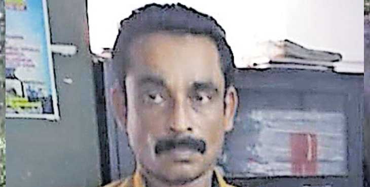 കെ.എസ്.ആര്.ടി.സി ബസിലെ യാത്രക്കാരന് നാല് കിലോ കഞ്ചാവുമായിപിടിയില് കെ.എസ്.ആര്.ടി.സി ബസിലെ യാത്രക്കാരന് നാല് കിലോ കഞ്ചാവുമായിപിടിയില്