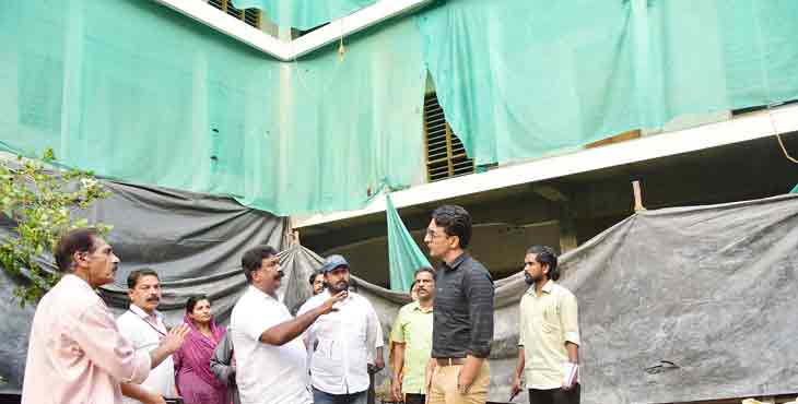 അനധികൃത നിര്മാണം പത്തനംതിട്ട പഴയ സ്വകാര്യ ബസ് സ്റ്റാന്ഡിനു സമീപം : ജില്ലാ കളക്ടറുടെ മിന്നല് പരിശോധന അനധികൃത നിര്മാണം പത്തനംതിട്ട പഴയ സ്വകാര്യ ബസ് സ്റ്റാന്ഡിനു സമീപം : ജില്ലാ കളക്ടറുടെ മിന്നല് പരിശോധന