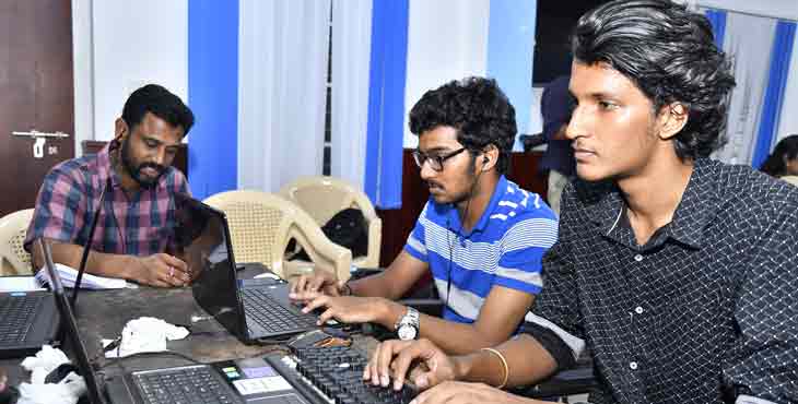 വീടുകളില് നിരീക്ഷണത്തില് കഴിയുന്നവര്ക്ക് ആശ്വാസമായി കൊറോണ ആര്.എം ആപ്പ് വീടുകളില് നിരീക്ഷണത്തില് കഴിയുന്നവര്ക്ക് ആശ്വാസമായി കൊറോണ ആര്.എം ആപ്പ്