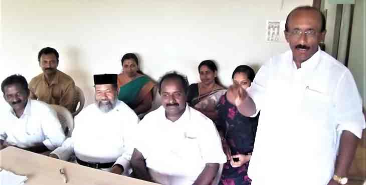 കൊറോണ : ഡി.സി.സിയുടെ കെ.കരുണാകരന് പാലിയേറ്റീവ് കെയര് 100 സന്നദ്ധ പ്രവര്ത്തകരുമായി കര്മ്മ രംഗത്ത് കൊറോണ : ഡി.സി.സിയുടെ കെ.കരുണാകരന് പാലിയേറ്റീവ് കെയര് 100 സന്നദ്ധ പ്രവര്ത്തകരുമായി കര്മ്മ രംഗത്ത്