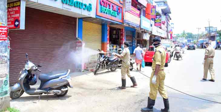 കോന്നിയെ ശുദ്ധീകരിച്ച് അഗ്നിശമനസേന കോന്നിയെ ശുദ്ധീകരിച്ച് അഗ്നിശമനസേന