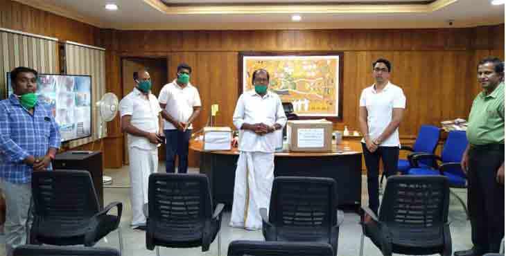 ജില്ലാ ഭരണകൂടത്തിന് 1200 കോട്ടന് മാസ്കുകള് കൈമാറി ശ്രീ സത്യസായി സംഘടന ജില്ലാ ഭരണകൂടത്തിന് 1200 കോട്ടന് മാസ്കുകള് കൈമാറി ശ്രീ സത്യസായി സംഘടന