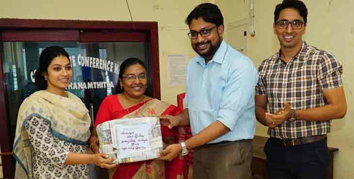 അവര്ക്കായി സ്നേഹം കൈപ്പടയിലാക്കി എം.ബി.ബി.എസ് വിദ്യാര്ഥികള്… അവര്ക്കായി സ്നേഹം കൈപ്പടയിലാക്കി എം.ബി.ബി.എസ് വിദ്യാര്ഥികള്…