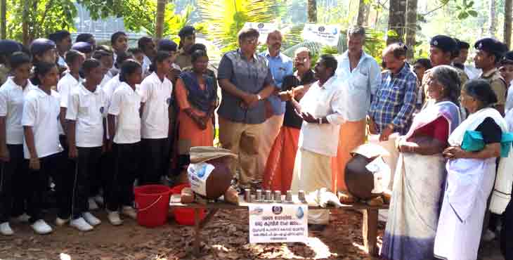 കത്തുന്ന വേനലിൽ ദാഹജലമൊരുക്കി സീതത്തോട് കെ.ആർ.പി.എം ഹയർ സെക്കന്ററി സ്കൂൾ കത്തുന്ന വേനലിൽ ദാഹജലമൊരുക്കി സീതത്തോട് കെ.ആർ.പി.എം ഹയർ സെക്കന്ററി സ്കൂൾ
