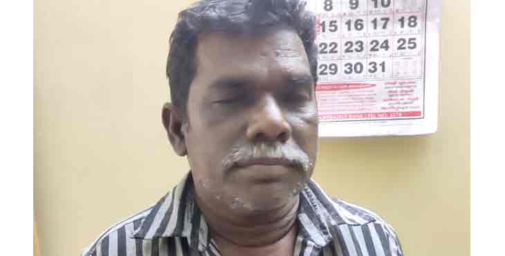 സ്കൂൾ കുട്ടികൾക്ക് പുകയില ഉൽപന്നങ്ങൾ വിറ്റയാൾ റിമാൻഡിൽ സ്കൂൾ കുട്ടികൾക്ക് പുകയില ഉൽപന്നങ്ങൾ വിറ്റയാൾ റിമാൻഡിൽ