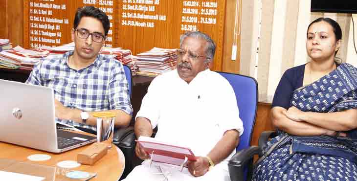 അതിഥി സംസ്ഥാന തൊഴിലാളികള്ക്ക് ഭക്ഷ്യവസ്തുക്കള് എത്തിക്കും : മന്ത്രി കെ.രാജു അതിഥി സംസ്ഥാന തൊഴിലാളികള്ക്ക് ഭക്ഷ്യവസ്തുക്കള് എത്തിക്കും : മന്ത്രി കെ.രാജു
