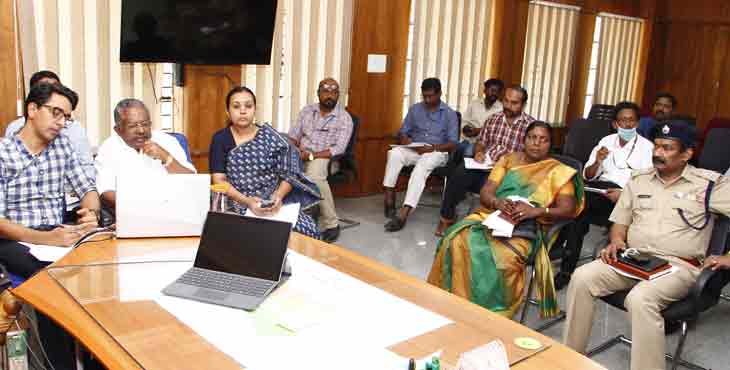 ജില്ലയില് ലോക്ക് ഡൗണ് നിയന്ത്രണം കൂടുതല് കര്ശനമാക്കും ജില്ലയില് ലോക്ക് ഡൗണ് നിയന്ത്രണം കൂടുതല് കര്ശനമാക്കും
