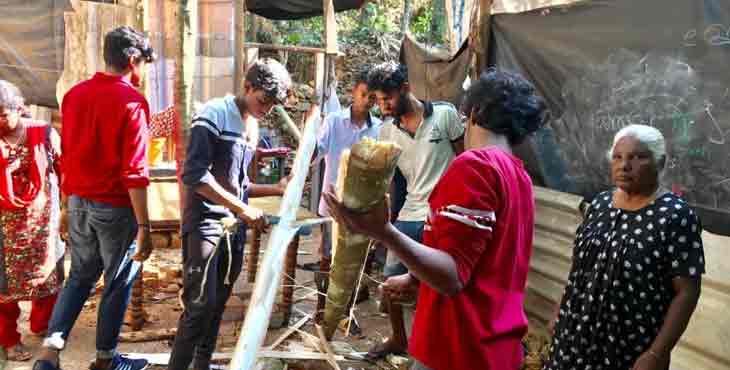 യൂത്ത് കോൺഗ്രസ് പ്രവര്ത്തകര് ഷെഡ് പുനർനിർമ്മിച്ചു നൽകി യൂത്ത് കോൺഗ്രസ് പ്രവര്ത്തകര് ഷെഡ് പുനർനിർമ്മിച്ചു നൽകി