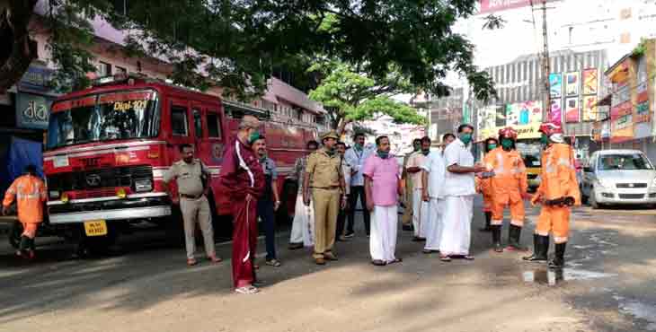 അണുവിമുക്തമാക്കി തിരുവല്ല നഗരസഭ അണുവിമുക്തമാക്കി തിരുവല്ല നഗരസഭ