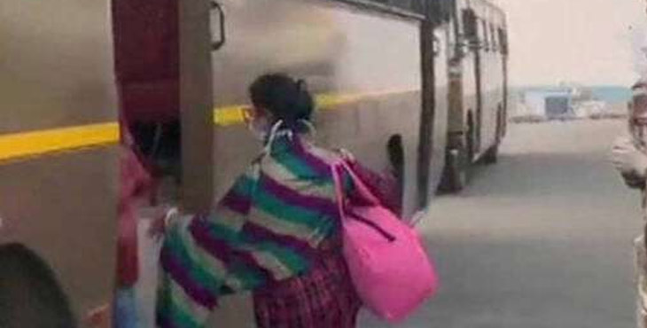 ഡല്ഹി സെെനിക ക്യാമ്പില് ക്വാറന്റൈനിലായിരുന്ന മലയാളികള് ഉള്പ്പെടെ 40 അംഗ സംഘം കേരളത്തിലേക്ക് ബസില് പുറപ്പെട്ടു ഡല്ഹി സെെനിക ക്യാമ്പില് ക്വാറന്റൈനിലായിരുന്ന മലയാളികള് ഉള്പ്പെടെ 40 അംഗ സംഘം കേരളത്തിലേക്ക് ബസില് പുറപ്പെട്ടു