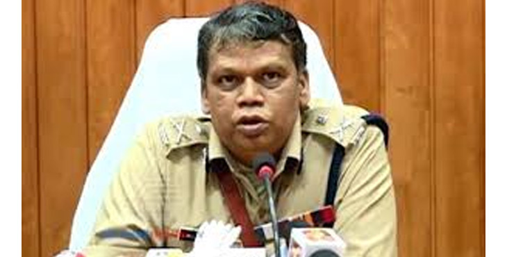ഡോക്ടറെ കാണാന് ക്ലിനിക്കിലേയ്ക്ക് പോകുന്നവരെ തടയരുതെന്ന് പോലീസുകാര്ക്ക് ലോക്നാഥ് ബെഹ്റ നിര്ദേശം നല്കി ഡോക്ടറെ കാണാന് ക്ലിനിക്കിലേയ്ക്ക് പോകുന്നവരെ തടയരുതെന്ന് പോലീസുകാര്ക്ക് ലോക്നാഥ് ബെഹ്റ നിര്ദേശം നല്കി