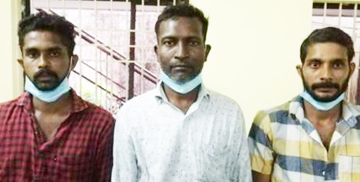 ബീഡി വാങ്ങാന് പൈസ ഇല്ല : കോവിഡ് ക്യാമ്പിലെ അന്തേവാസികള് ഫാനുകള് മോഷ്ടിച്ച് ആക്രിക്കടയില് വിറ്റു ബീഡി വാങ്ങാന് പൈസ ഇല്ല : കോവിഡ് ക്യാമ്പിലെ അന്തേവാസികള് ഫാനുകള് മോഷ്ടിച്ച് ആക്രിക്കടയില് വിറ്റു
